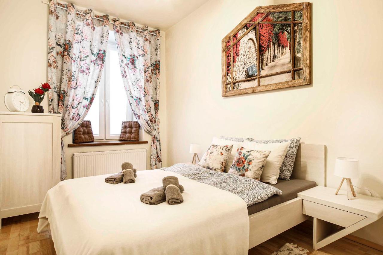 2-Room Apartment With Kitchen, Heart Of Cracow Old Town Krakow Exterior photo